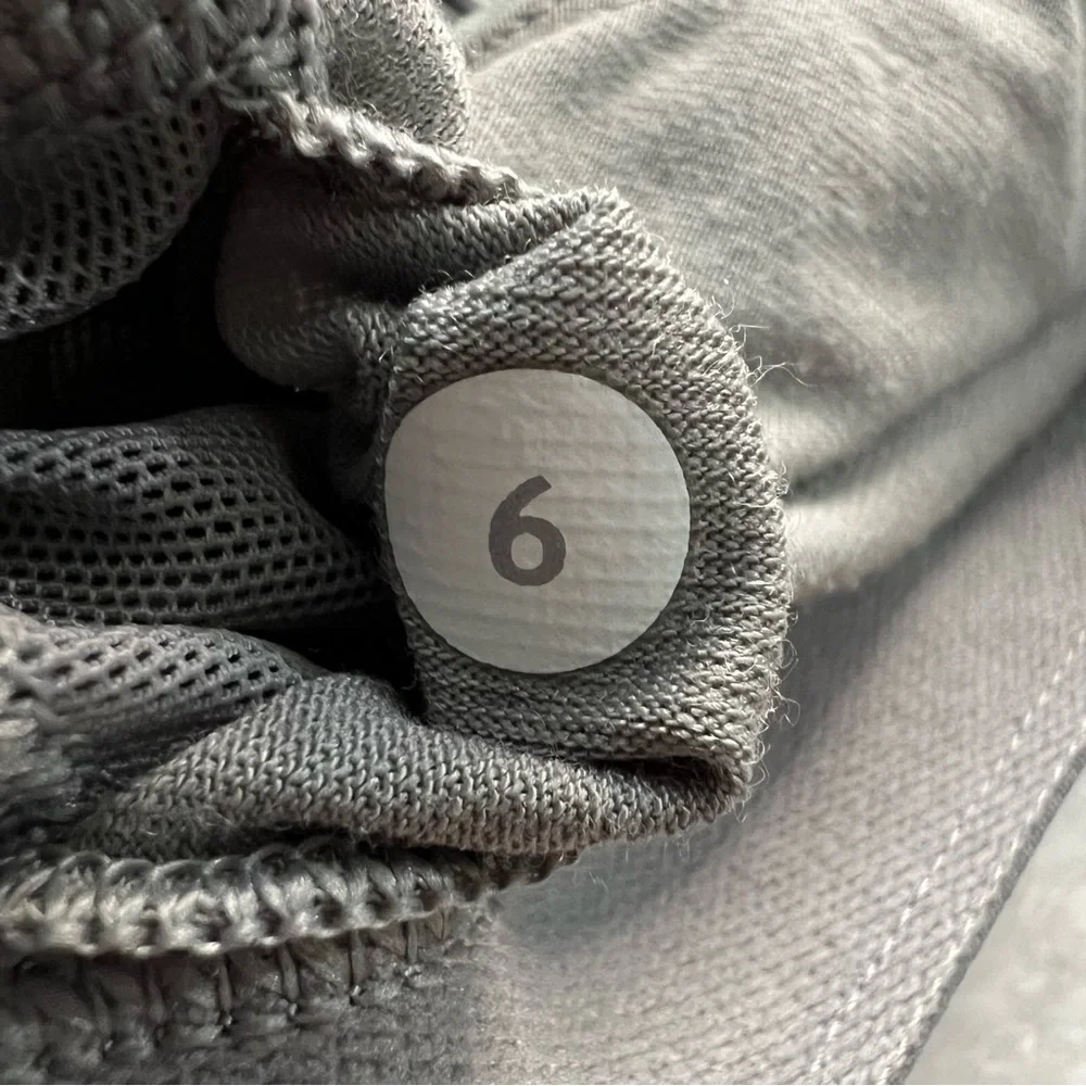 Sold- LULULEMON Top Speed Fleur Silver Spoon Sports Bra - Picture 8 of 8